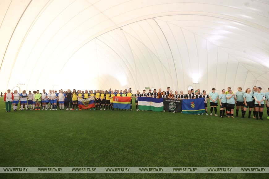 Футбольные леди. Международный турнир проходит в Бресте
