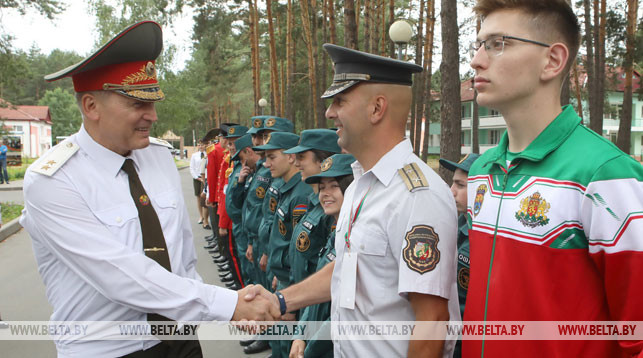 Владимир Ващенко приветствует участников слета