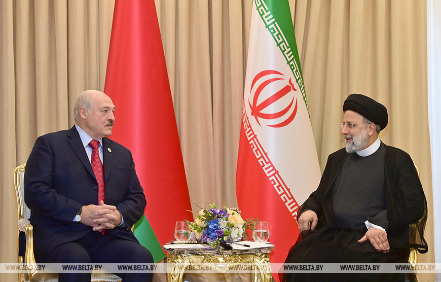 Президент Беларуси Александр Лукашенко провел двустороннюю встречу с Президентом Ирана Эбрахимом Раиси в Самарканде. 16 сентября 2022 г.