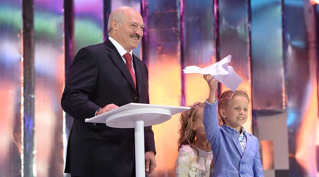 Александр Лукашенко на церемонии закрытия фестиваля "Славянский базар в Витебске"