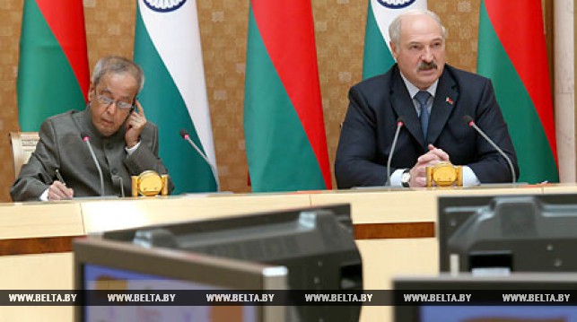 Александр Лукашенко и Пранаб Мукерджи на белорусско-индийском бизнес-форуме