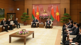 Во время встречи с председателем Национального собрания Вьетнама Нгуен Шинь Хунгом