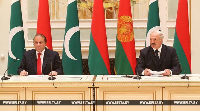 Наваз Шариф и Александр Лукашенко.