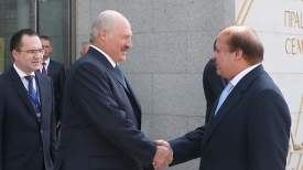 Президент Беларуси Александр Лукашенко и премьер-министр Пакистана Наваз Шариф.