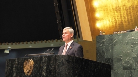 Владимир Андрейченко, выступает в Нью-Йорке на IV Всемирной конференции спикеров парламентов