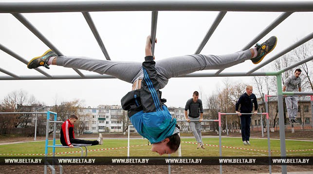 Уличная спортивная площадка для занятий воркаутом в Витебске