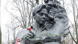 Памятник Владимиру Короткевичу в Орше