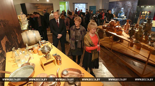 На выставке "Торговля Беларуси на весах истории".