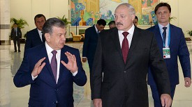 В аэропорту Александра Лукашенко встречал премьер-министр Узбекистана Шавкат Мирзияев