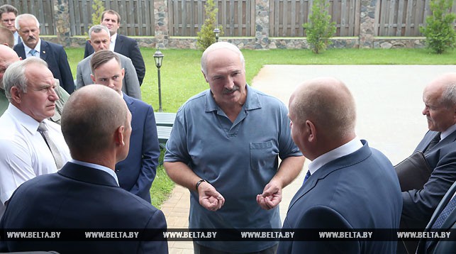 Александр Лукашенко во время посещения туристического комплекса Green Club
