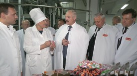 Александр Лукашенко на фабрике &quot;Спартак&quot;