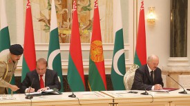 Александр Лукашенко и Наваз Шариф во время подписания договора о дружбе и сотрудничестве между Беларусью и Пакистаном. Август 2015.