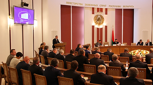 Владимир Макей во время совещания. Фото МИД