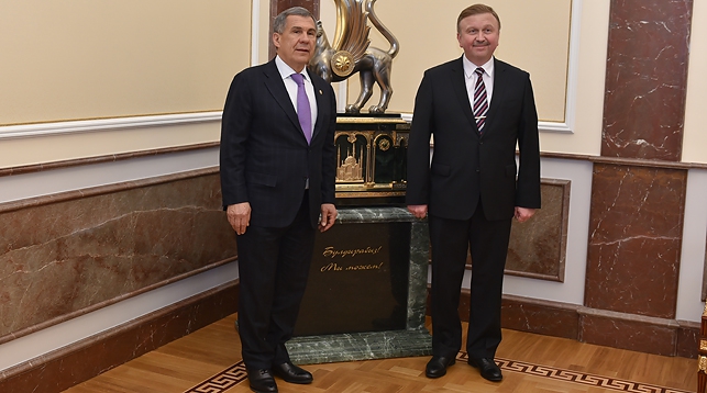 Рустам Минниханов и Андрей Кобяков. Фото официального сайта Президента Республики Татарстан