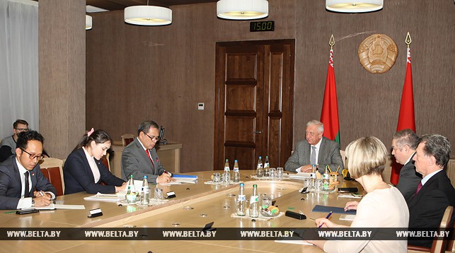 Во время встречи Михаила Мясниковича с Джаухари Оратмангуном