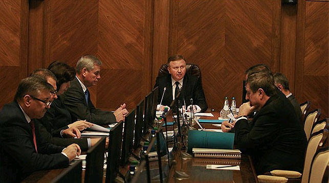 Во время заседания. Фото с сайта Совета министров Республики Беларусь