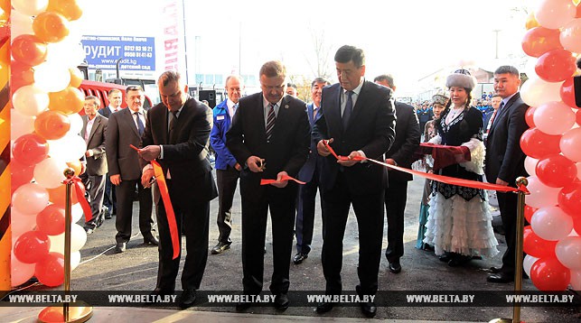 Во время церемонии открытия сборочного производства тракторов "Беларус"