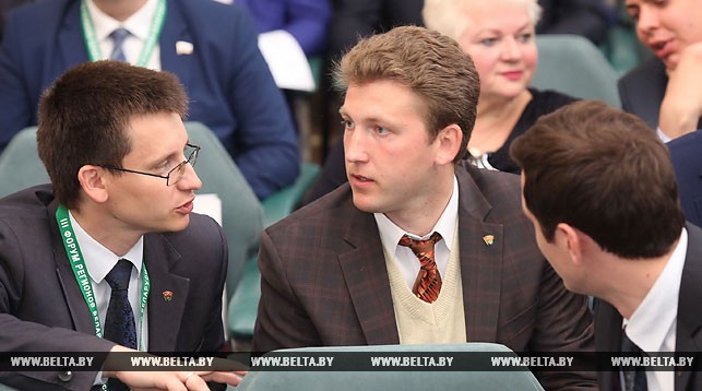 На фото первые секретари Витебского и Могилевского областных комитетов БРСМ Виктор Глушин и Павел Алексо.