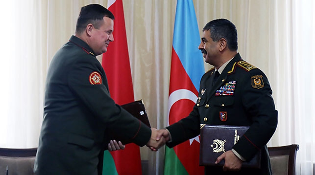 Андрей Равков и Закир Гасанов. Фото сайта Министерства обороны Азербайджана
