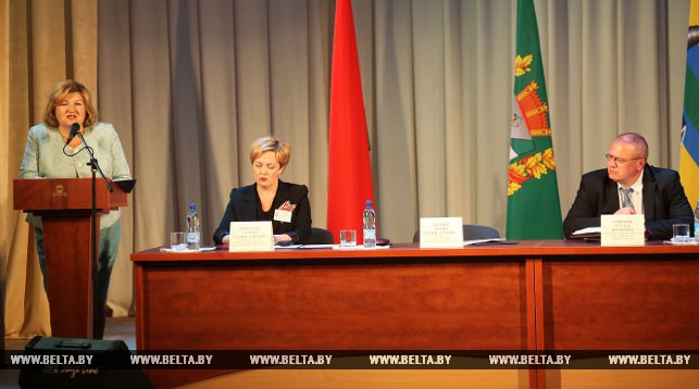 Лилия Ананич во время встречи с трудовым коллективом ОАО "Рогачевский МКК"