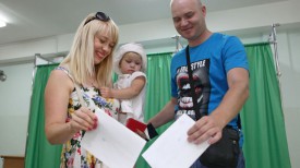 Принимает участие в голосовании семья Младовых.
