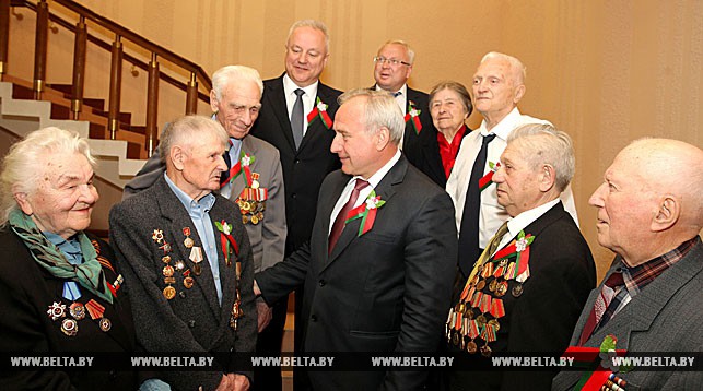 Николай Шерстнев во время встречи с ветеранами