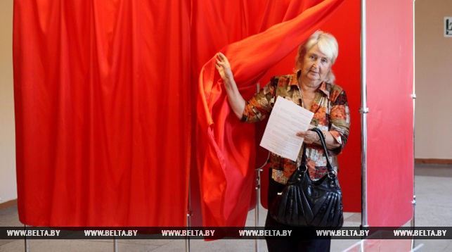Валентина Шайкова на участке для голосования №14.