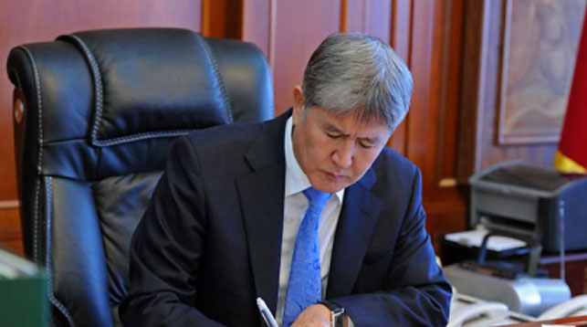 Алмазбек Атамбаев . Фото КАБАР