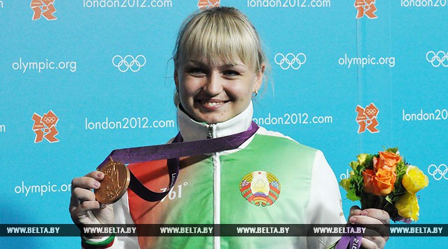 Марина Шкерманкова с медалью Олимпиады-2012. Фото из архива