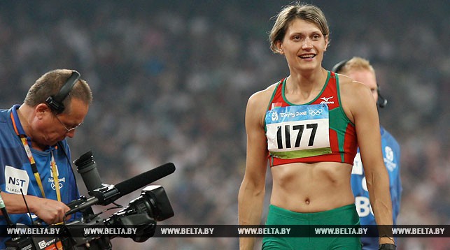 Оксана Менькова после выигрыша золотой медали на Играх-2008 в Пекине. Фото их архива