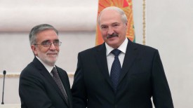 Чрезвычайный и Полномочный Посол Чили в Беларуси по совместительству Родриго Хосе Ньето Матурана и Президент Беларуси Александр Лукашенко