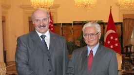 Александр Лукашенко и Тони Тан Кен Ям. Фото из архива