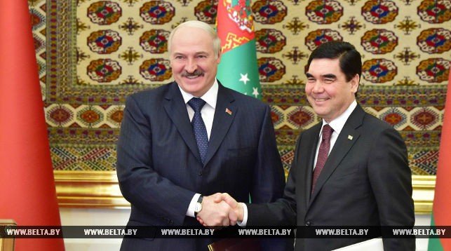 Александр Лукашенко и Гурбангулы Бердымухамедов. Фото из архива
