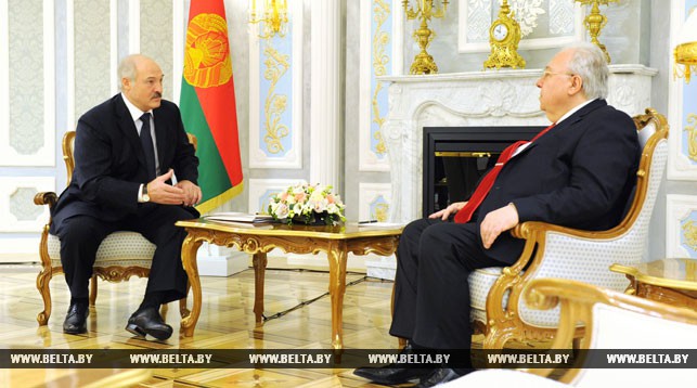Александр Лукашенко и Армен Хачатрян