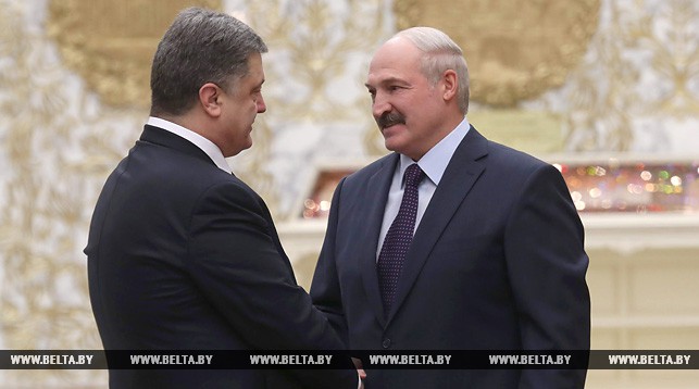 Петр Порошенко и Александр Лукашенко. Фото из архива