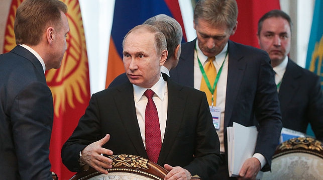 Владимир Путин на полях саммитов ЕАЭС и СНГ. Фото ТАСС