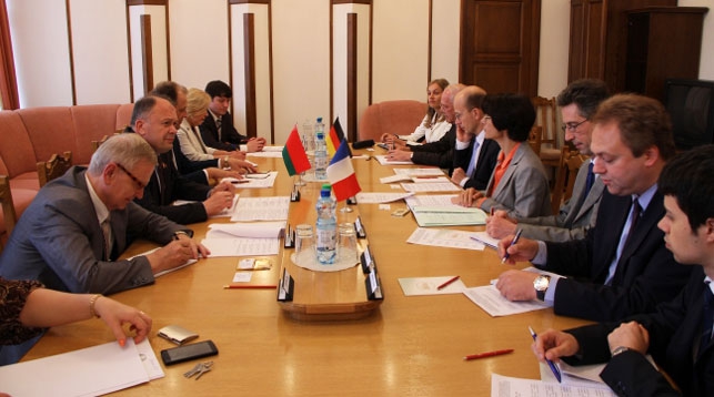Во время встречи. Фото Палаты представителей Национального собрания Республики Беларусь