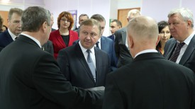 Андрей Кобяков во время посещения Правомостовского центра досуга и культуры