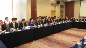 Китайская делегация во время встречи