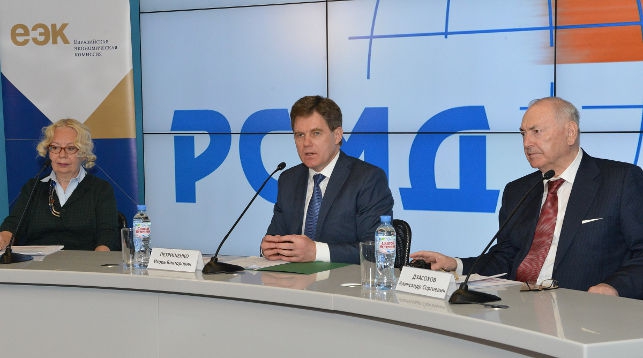 Игорь Петришенко (в центре). Фото Посольства Республики Беларусь в Российской Федерации