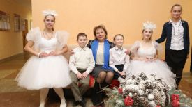 Марианна Щеткина и воспитанники школы-интерната