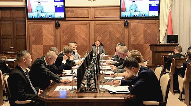Во время заседания. Фото Совета Министров Республики Беларусь