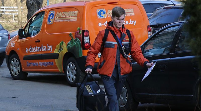 "Е-доставка" обслуживает жителей Минска, Гродно, Витебска, Могилева а также жителей 15 райцентров и около 1830 деревень Минской, Витебской и Могилевской областей. И до конца года планирует охватить абсолютно все города и все крупные деревни страны!