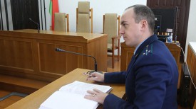 Гособвенитель Алексей Кутас в зале суда Борисовского района