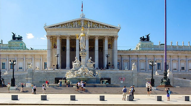 Здание Национального совета Австрии в Вене