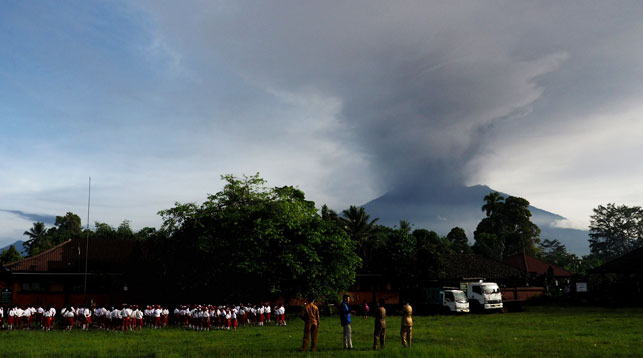 Вулкан Агунг. Фото Синьхуа - БЕЛТА