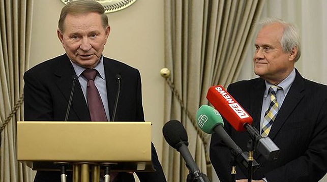 Леонид Кучма и Мартин Сайдик. Фото ТАСС