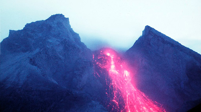 Вулкан Безымянный на Камчатке