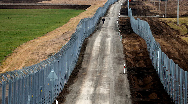 Граница Венгрия - Сербия. Фото Reuters
