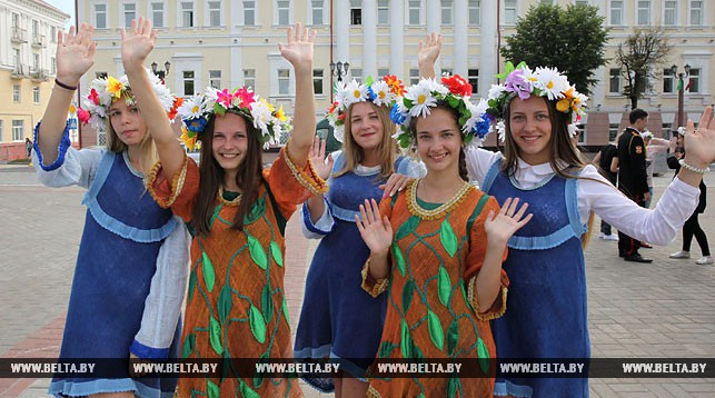 Участницы праздника Валерия Кужелюк, Юлия Башкирова, Лилиана Леонова, Анастасия Коршун и Елизавета Гарбукова.